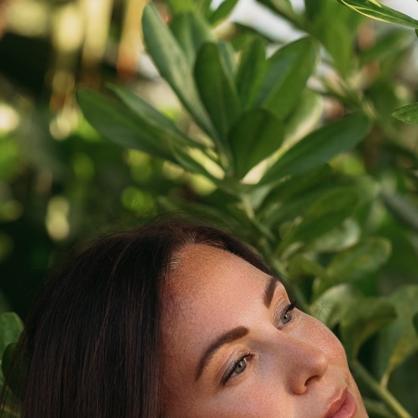 Julia review portrait